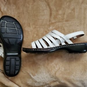 NATURALIZER  WHITE SANDALS